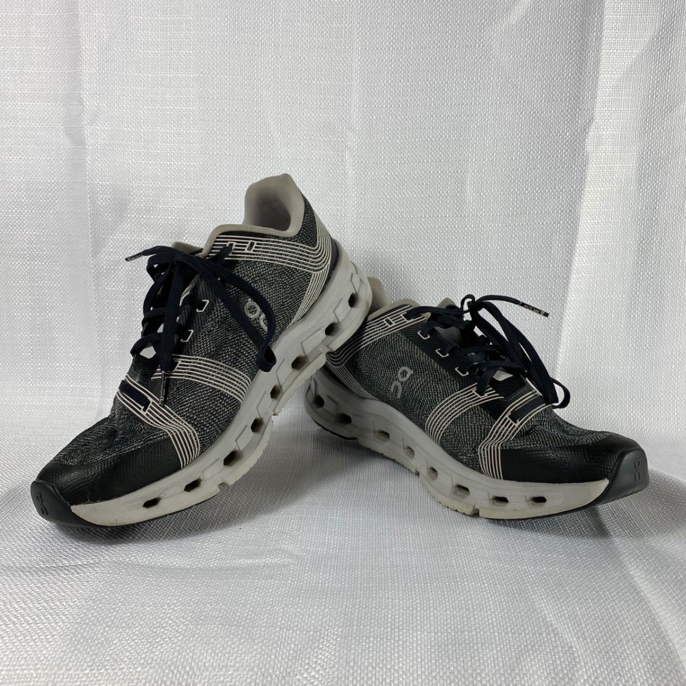 On Cloudgo Mens Running Shoes Black Magnet Grey 55.98634 Size 7.5